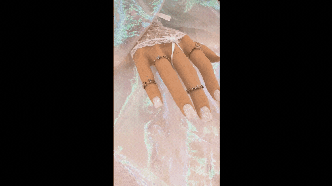 press on nails perle de givre clair.gif