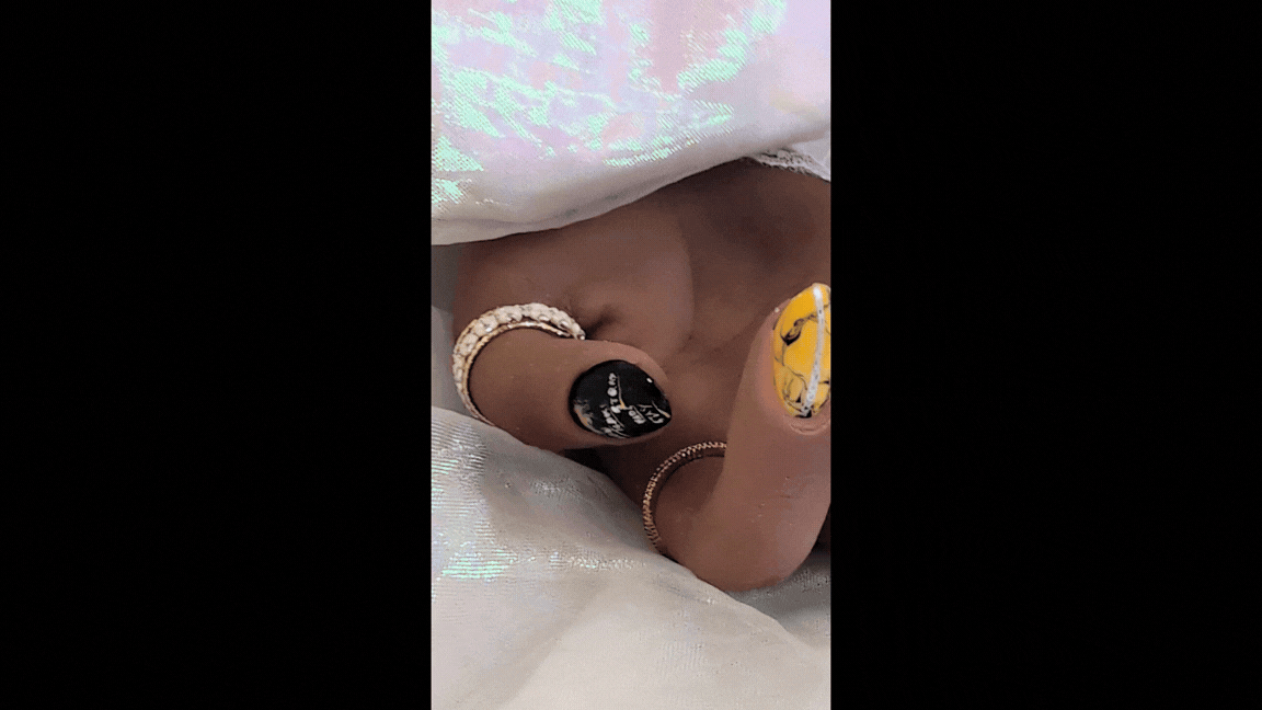 press on nails gold riot foncé.gif