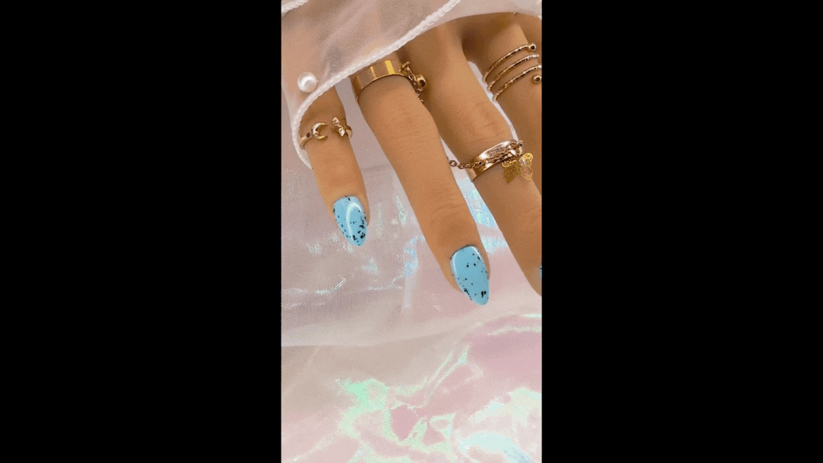 Press on nails lapinou