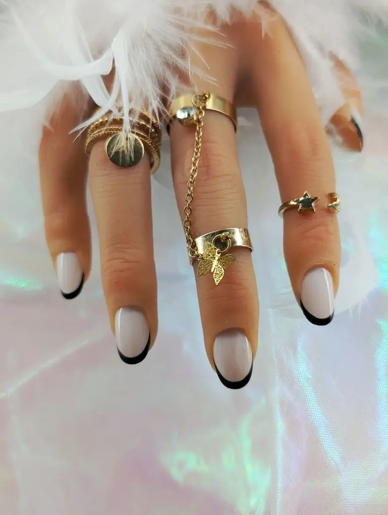 Press on nails french noir
