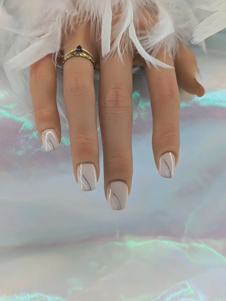 Press on nails simplicité