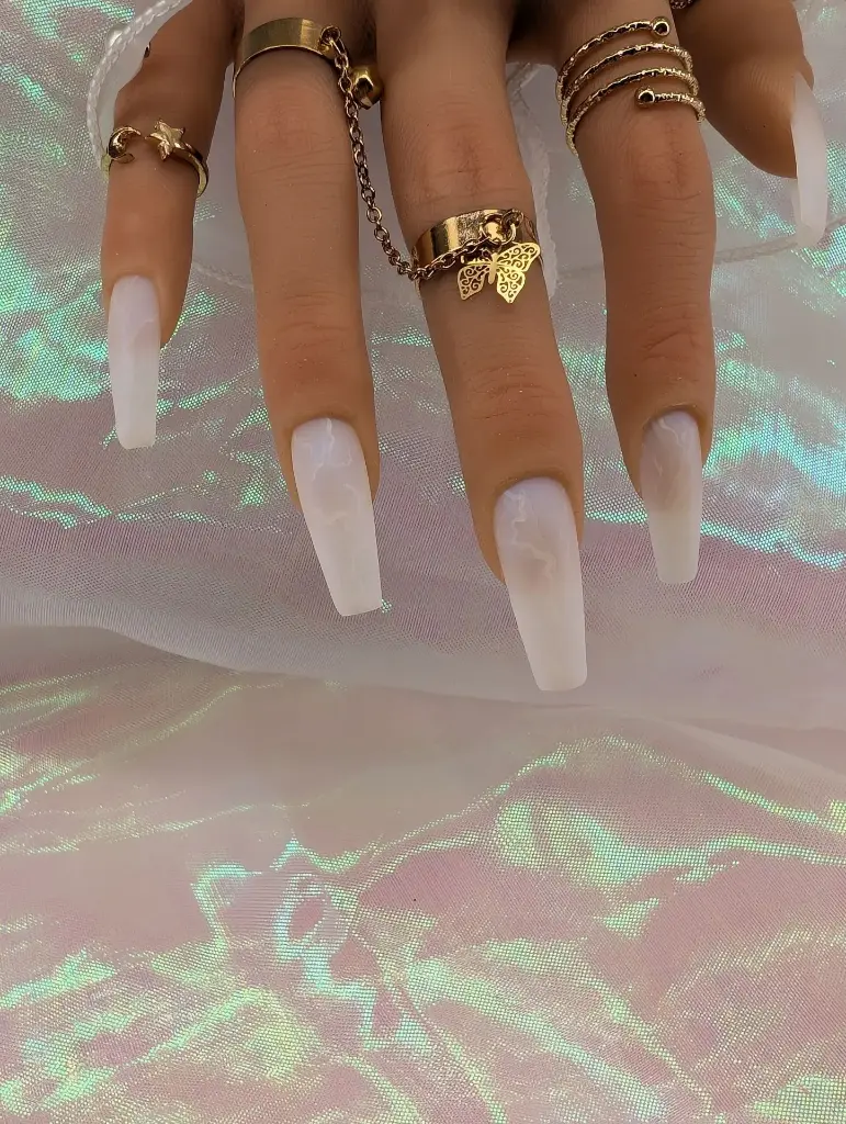 press on nails pierre de lune