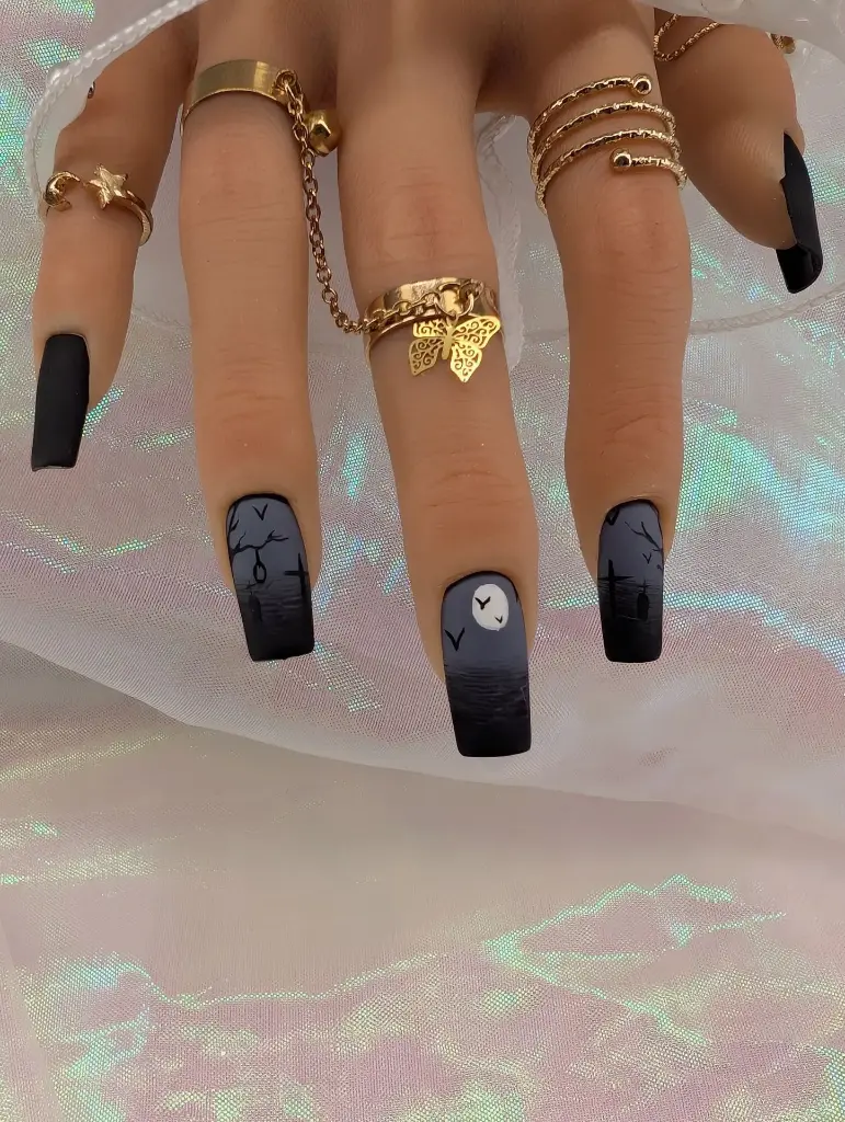 Press on nails grave