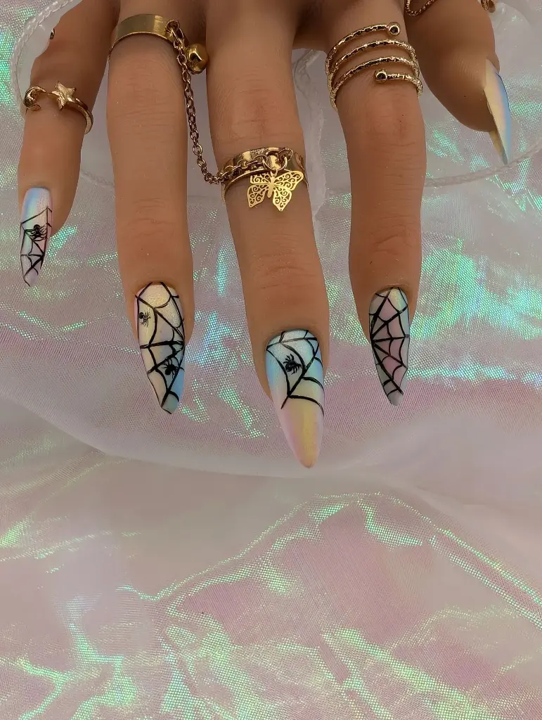 Press on nails glam spider