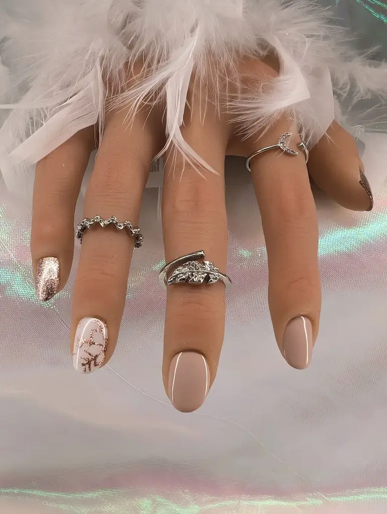 press on nails Aya