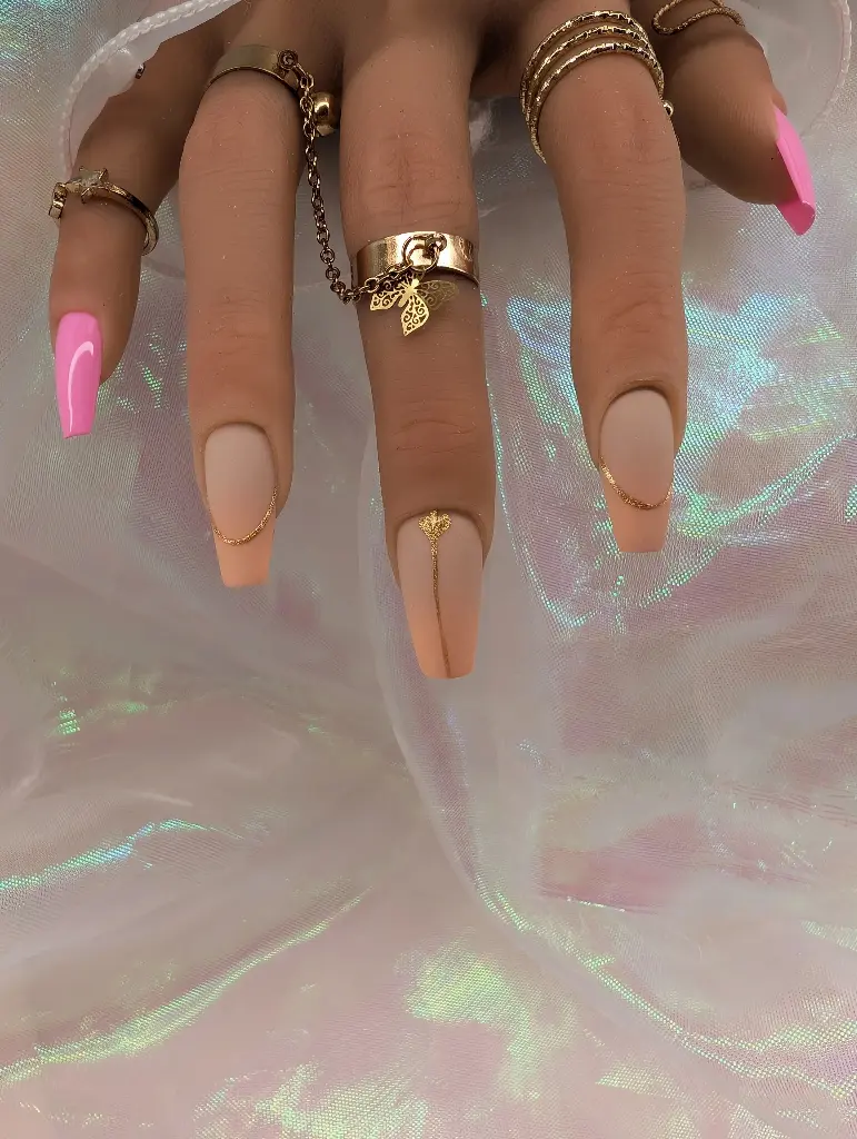 press on nails blush beam