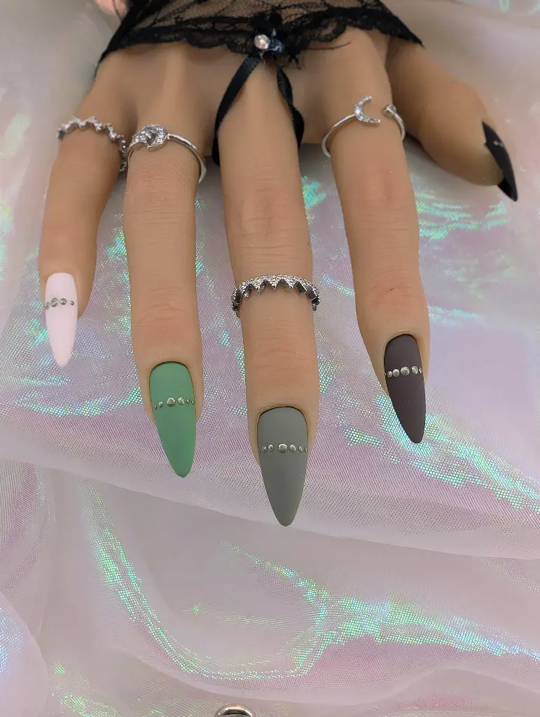 Press on nails golden mist