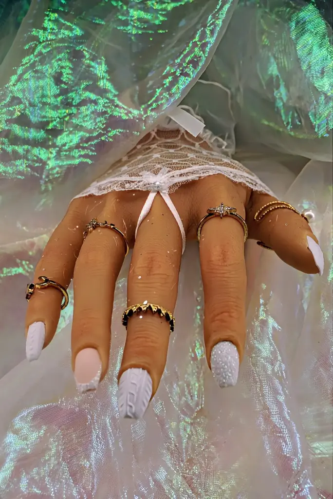 press on nails crystal knit