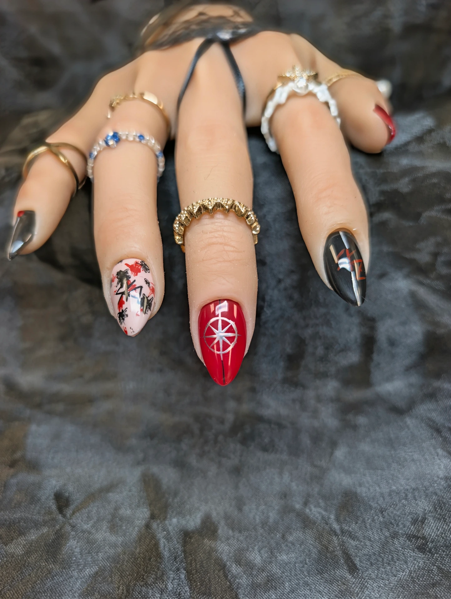 Press on nails crimson compass