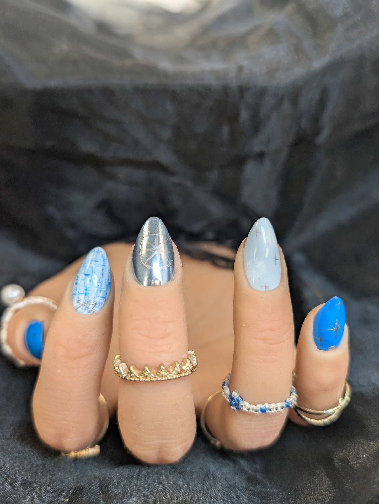 Press on nails star lost